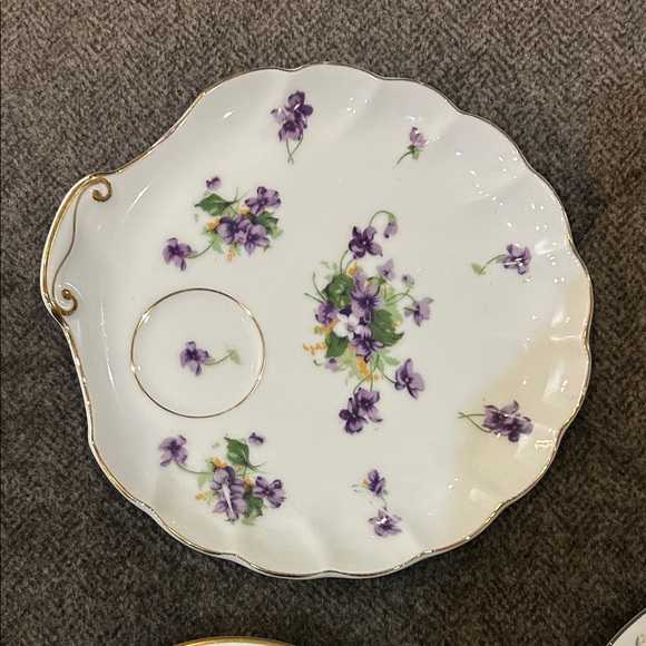 Lot of Vgt plates. Great starter for a plate wall. - Picture 4 of 8